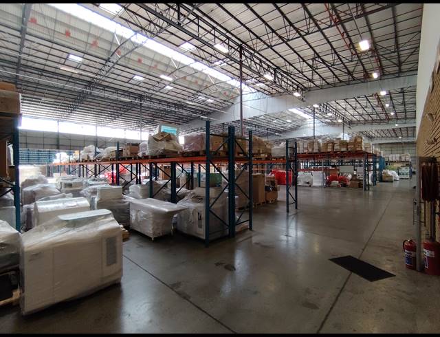 13,926M² WAREHOUSE TO LET IN GOSFORTH PARK